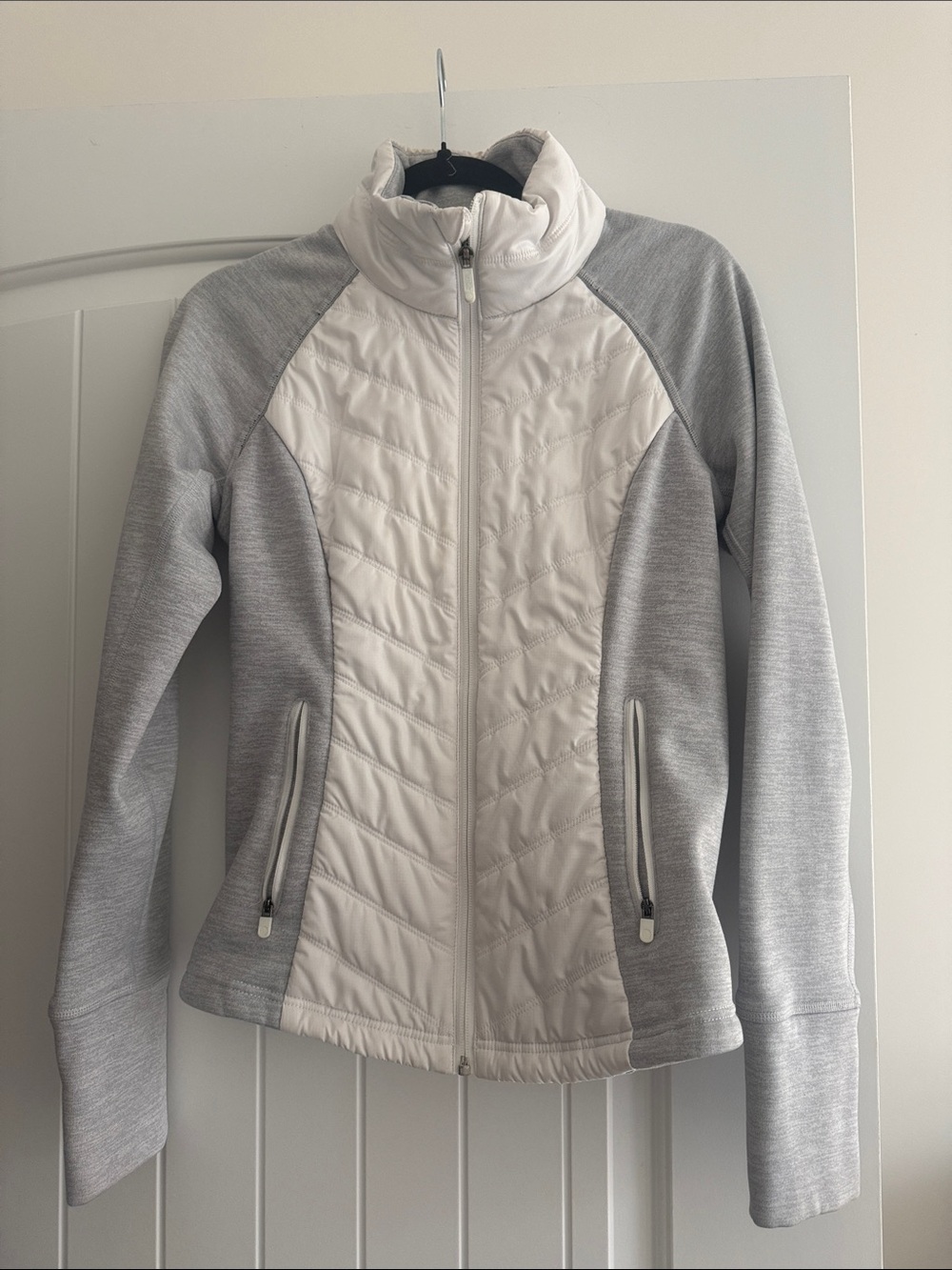 Zella Light Gray and White Quilted Hybrid Jacket - Women